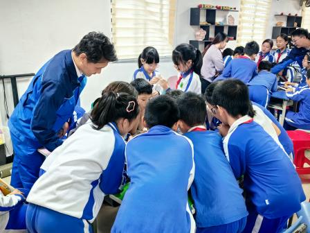 解密桥梁密码 播种工程梦想——景园实验小学开展“争当小小工程师”主题科普活动