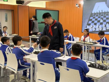 国际象棋特级大师进校园活动走进桂园小学