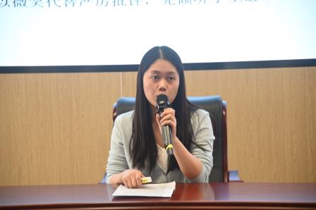 “践行‘三个一’，育满园桂香”德育沙龙座谈会