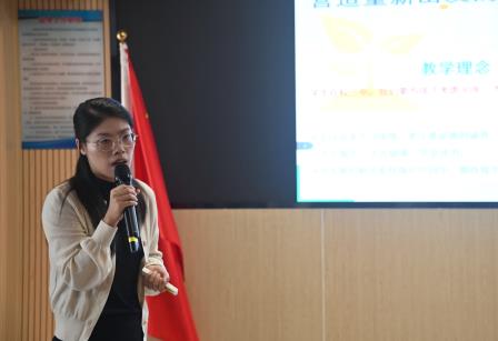 “践行‘三个一’，育满园桂香”德育沙龙座谈会