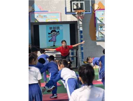 智慧体育  人机协同——滨河小学成功举办罗湖区新质体育课堂“滨河实践”观摩研讨活动