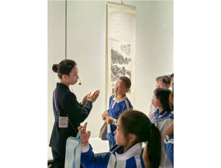 美育一件事｜行走美术馆——罗芳小学开展笔墨见精神，美育润童心实践活动  