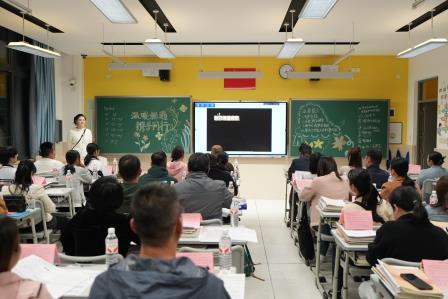 匠心育人，同心致远——翠园东晓创新学校初中部召开2025-2026学年度第一学期家长会