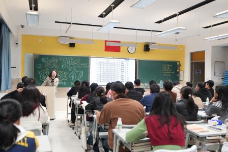 匠心育人，同心致远——翠园东晓创新学校初中部召开2025-2026学年度第一学期家长会