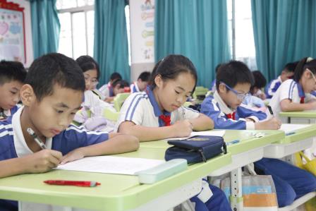 书香润笔端，童心绘华章 ——深圳市东昌小学阅读节之现场作文比赛