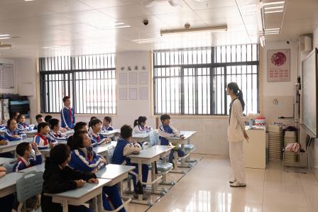 “谢谢有你，真好”感恩主题班会活动 ——深圳市翠北实验小学第13周主题班会