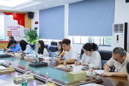 深圳市仙桐实验小学举行学期中段学科组长工作会议