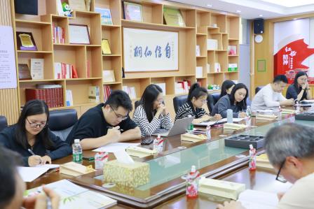 深圳市仙桐实验小学举行学期中段学科组长工作会议