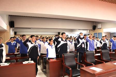 青春当燃，强国有我 ——桂园中学举行2025年下半年入团仪式