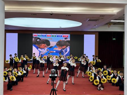 心守暖阳传友善，倾听相伴共成长 ——深圳市螺岭外国语实验学校第十三周升旗课程展示活动