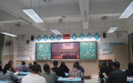 家校同心育新苗 专家引领促成长——人民小学召开2025-2026学年第一学期家长会 