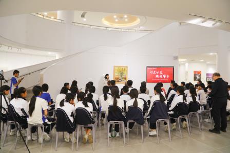 中俄油画典藏进校园，“以美育人”绽新章