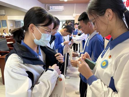 青春当燃，强国有我 ——桂园中学举行2025年下半年入团仪式