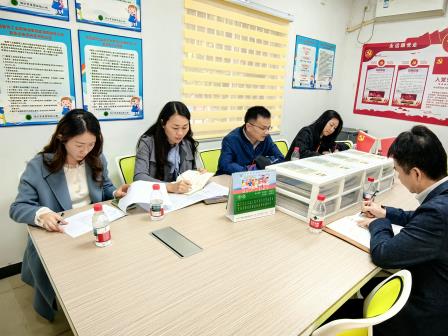 罗湖区第五责任区督学莅临景园实验小学开展专项督导检查