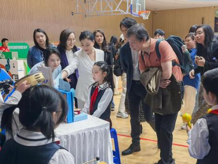 纸间藏乐韵 美育谱新章 ——水库小学学生自制小乐器“纸间风琴”亮相首届深圳中小学音乐学科教学成果展