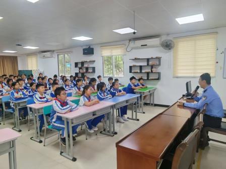 景园实验小学开展法治副校长防欺凌专题讲座 筑牢校园安全防线——警校共建，共筑和谐校园
