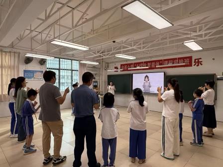 心心“向”融    幸福成长 ——向西小学四场亲子戏剧活动温情落幕