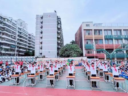 智启思维  贯通学科  深耘书香 —— 新华外国语学校举行第六届读书节开幕式活动