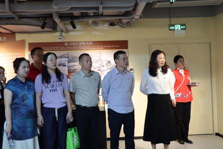 踏寻红色足迹 铸牢育人使命 ——深圳市泰宁小学党支部开展“行走的思政课”主题党日活动