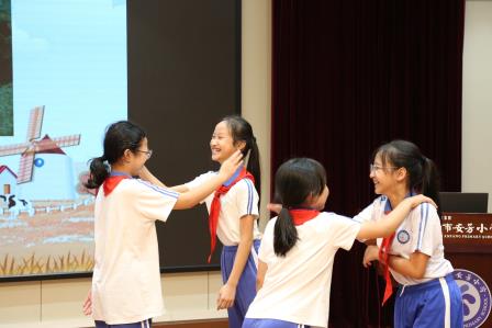 罗湖区“五老”进校园：青春解惑润芳华 红色薪火照童心——深圳市莲南教育集团安芳小学携手关工委打造“成长双课堂”暖心育人