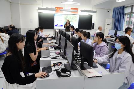 深耕智慧平台 赋能新质教育——凤光小学举行国家中小学智慧教育平台专题培训