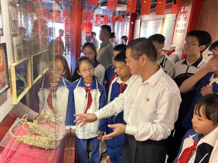 文德学校师生走进润志岁月文化馆——在实践研学中砥砺前行