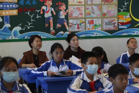 AI伴学进课堂，教研赋能促成长——罗湖区教科院“百人听千课”活动走进新秀小学