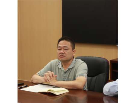 聚焦学生管理与家校共育 —— 布心小学召开11月班主任工作会议