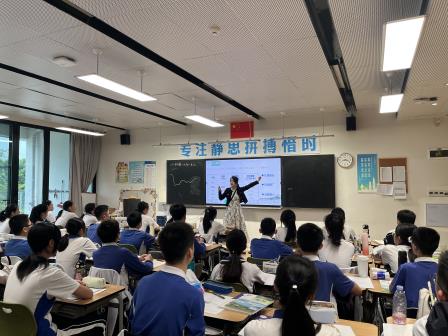 百人听千课汲取智慧，新质伴AI点亮未来——罗湖区教科院到罗湖未来学校初中部开展“百人听千课”行动
