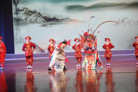 粤韵润童心！向西小学粤剧《白龙关》惊艳中国童话节大湾区展演