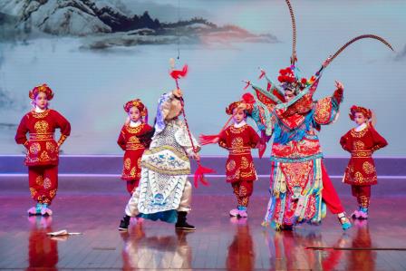 粤韵润童心！向西小学粤剧《白龙关》惊艳中国童话节大湾区展演