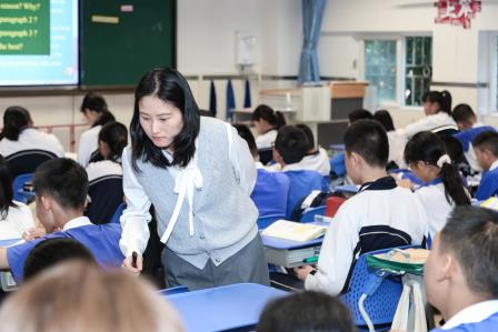 AI赋能展风采 教研聚力育新人 ——罗湖区“百人听千课”活动走进罗湖实验学校初中部