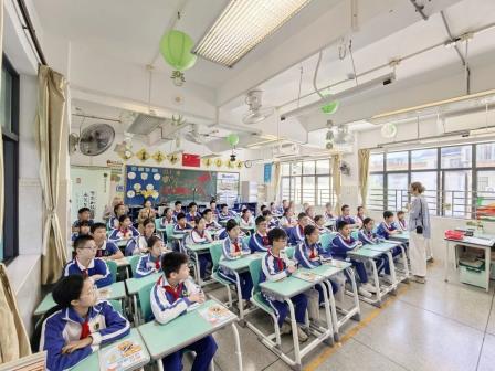 AI赋能启新思，专家引领研实效——罗湖区教科院“百人听千课”活动走进怡景小学