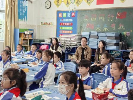 AI赋能启新思，专家引领研实效——罗湖区教科院“百人听千课”活动走进怡景小学