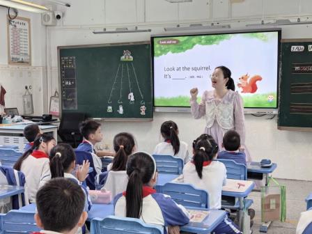AI赋能启新思，专家引领研实效——罗湖区教科院“百人听千课”活动走进怡景小学