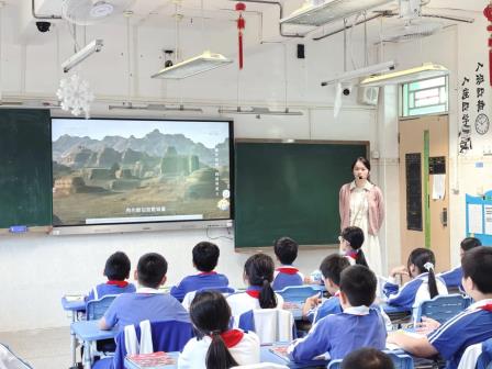 AI赋能启新思，专家引领研实效——罗湖区教科院“百人听千课”活动走进怡景小学