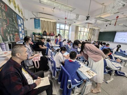 AI赋能启新思，专家引领研实效——罗湖区教科院“百人听千课”活动走进怡景小学