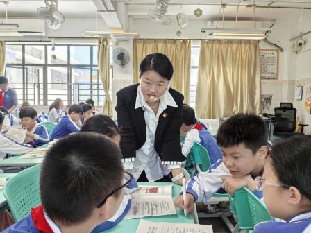 AI赋能启新思，专家引领研实效——罗湖区教科院“百人听千课”活动走进怡景小学