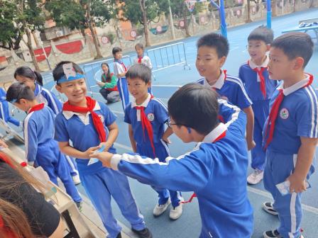 无障碍知识进校园，青春聚力助城兴——新秀小学举行无障碍城市系列体验活动