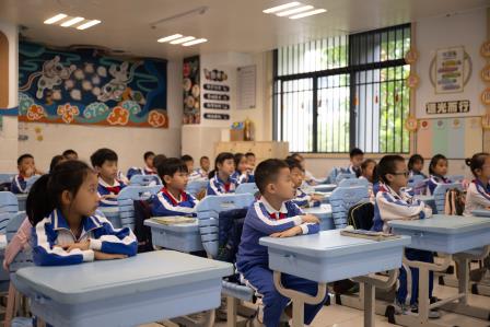 书香润心田，友善伴成长  ——深圳市翠北实验小学第10周主题班会