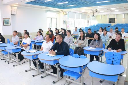 凝聚育人合力，共筑成长沃土 —— 罗芳小学召开班主任工作会议 
