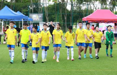 绿茵展风采，拼搏创佳绩  ——翠北实验小学六（5）班代表罗湖区出征市校园足球班级联赛载誉归来