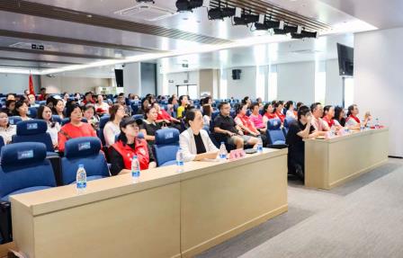 家校同心育新苗，携手共筑成长林 ——翠园文锦中学初一年级家委迎新大会圆满举行