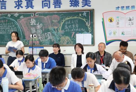 罗湖区“百人听千课”暨初三备考视导活动赋能滨河实验中学｜聚焦新质课堂，共研教学提质