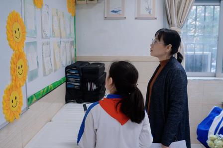 以美育人，浸润童心 ——罗湖区首届 “我爱我班” 最美班级文化建设指导组走进罗湖小学
