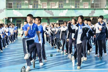 凝心聚力赴中考，励学笃行启新程——翠园文锦中学初三年级开展励志成长社会实践活动