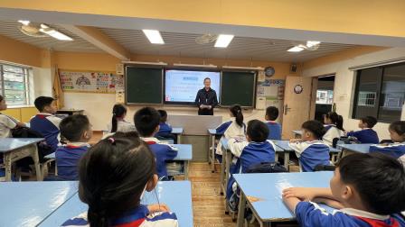 以孝善为怀，做温暖的赶路人——侨香实验学校安全文明晨课主题月活动第五讲