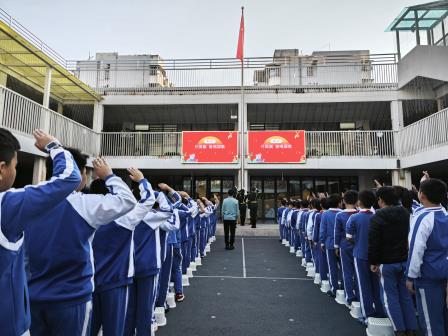 铭记苦难历史，汲取前行力量 ——深圳市翠北实验小学举行“国家公祭日”主题升旗仪式（第15周）