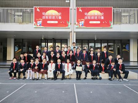 铭记苦难历史，汲取前行力量 ——深圳市翠北实验小学举行“国家公祭日”主题升旗仪式（第15周）