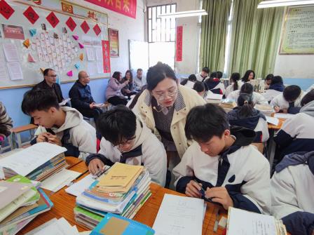 深圳市罗湖区滨河实验中学赴肇庆开展专项教研活动｜送教送培搭桥梁，校际协作共成长